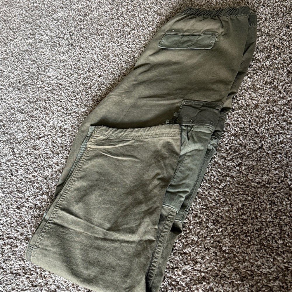 GAP Baggy Olive Green Cargo Pants